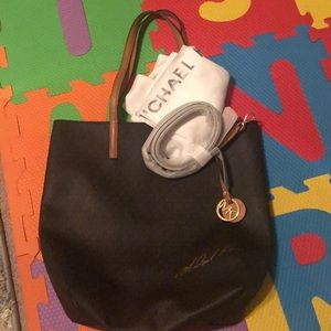 Mk purse with dust bag